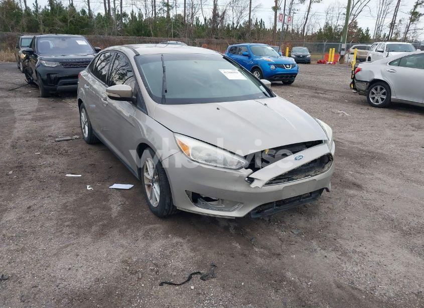 Photo 6 of 2015 Ford Focus SE (VIN 1FADP3F29FL215249)
