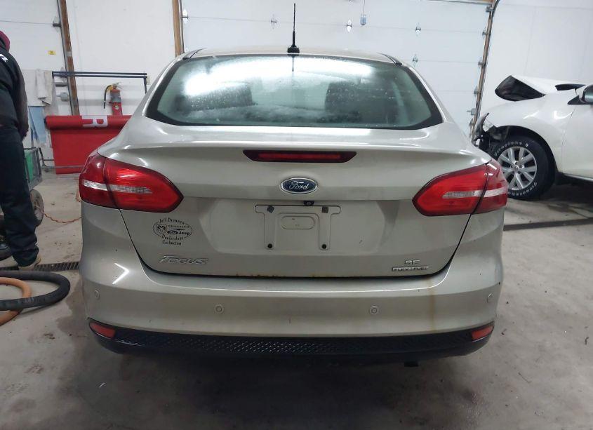Photo 17 of 2015 Ford Focus SE (VIN 1FADP3F29FL217809)