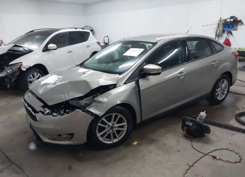 Photo 2 of 2015 Ford Focus SE (VIN 1FADP3F29FL217809)