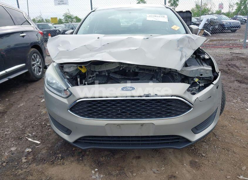 Photo 6 of 2015 Ford Focus SE (VIN 1FADP3F29FL218068)