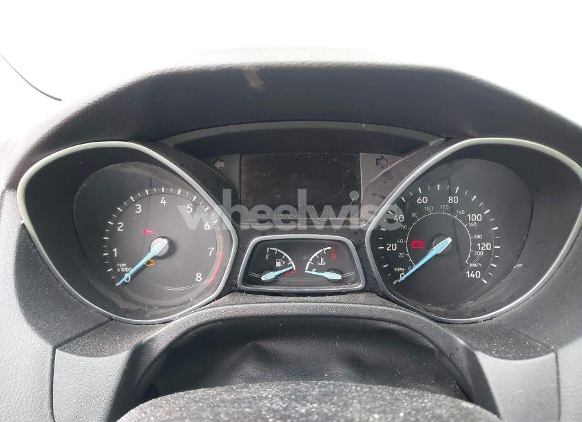 Photo 7 of 2015 Ford Focus SE (VIN 1FADP3F29FL218068)