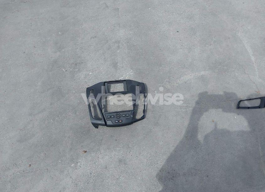 Photo 12 of 2015 Ford Focus SE (VIN 1FADP3F29FL241737)