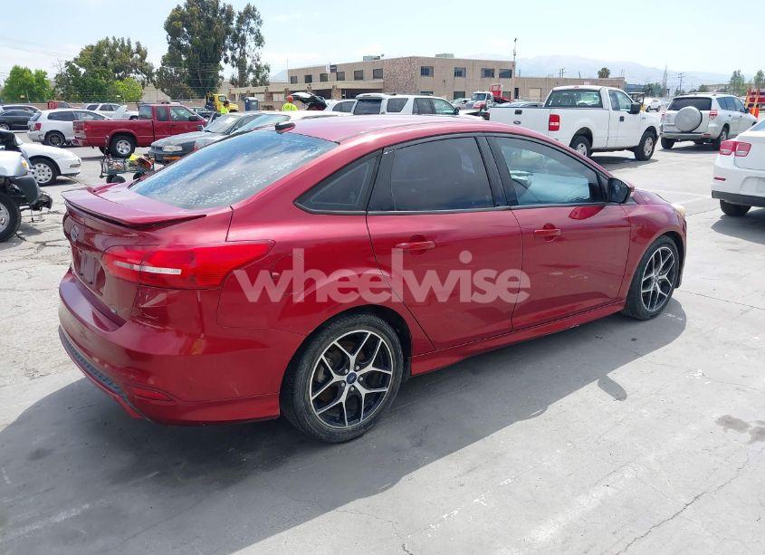 Photo 4 of 2015 Ford Focus SE (VIN 1FADP3F29FL241737)