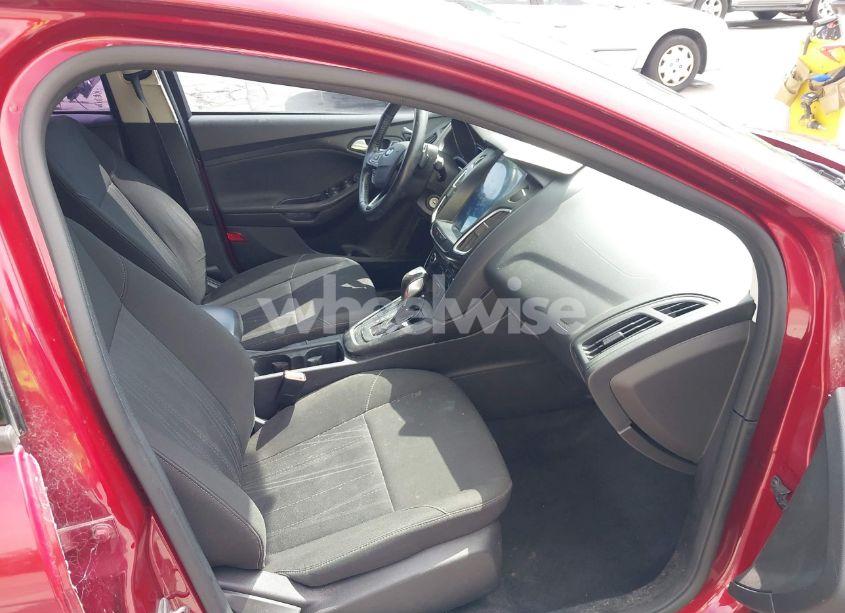 Photo 5 of 2015 Ford Focus SE (VIN 1FADP3F29FL241737)