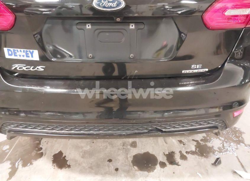 Photo 20 of 2015 Ford Focus SE (VIN 1FADP3F29FL255895)