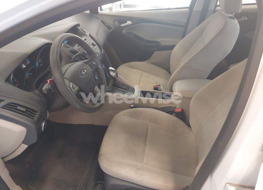 Photo 13 of 2015 Ford Focus SE (VIN 1FADP3F29FL271191)