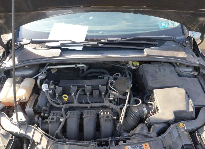 Photo 10 of 2015 Ford Focus SE (VIN 1FADP3F29FL303928)