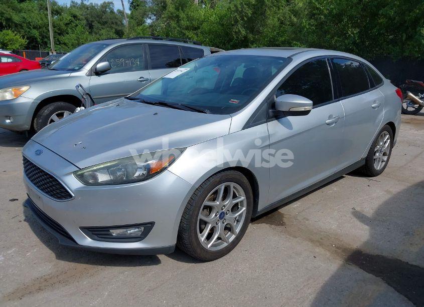 Photo 2 of 2015 Ford Focus SE (VIN 1FADP3F29FL319255)