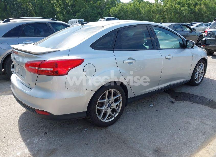 Photo 4 of 2015 Ford Focus SE (VIN 1FADP3F29FL319255)