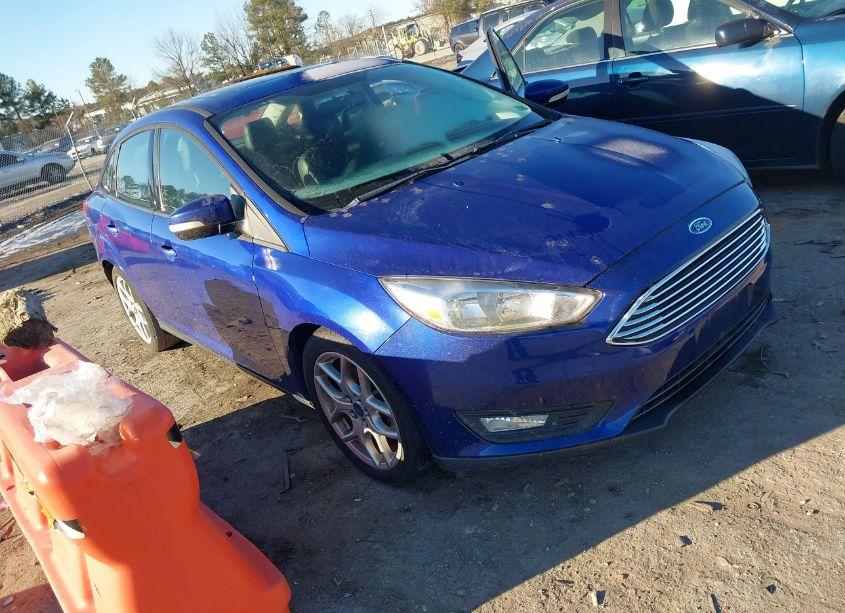 2015 Ford Focus SE (VIN 1FADP3F29FL322348) main photo