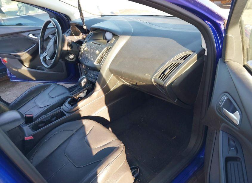 Photo 5 of 2015 Ford Focus SE (VIN 1FADP3F29FL322348)