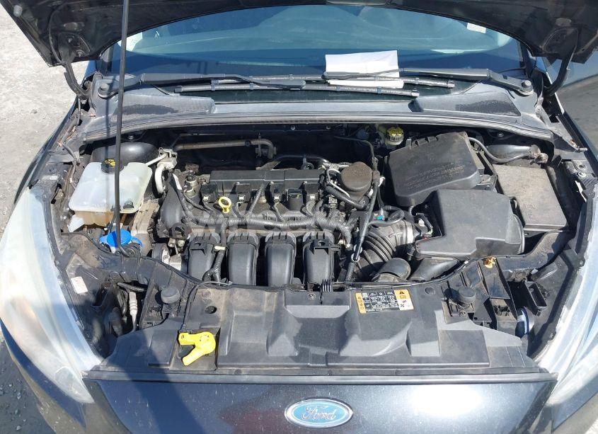 Photo 10 of 2015 Ford Focus SE (VIN 1FADP3F29FL330191)