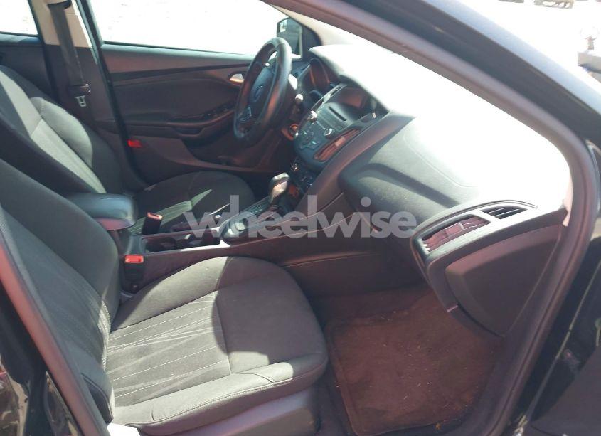 Photo 5 of 2015 Ford Focus SE (VIN 1FADP3F29FL330191)