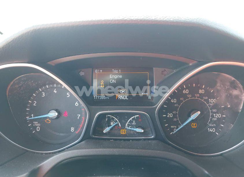 Photo 7 of 2015 Ford Focus SE (VIN 1FADP3F29FL330191)