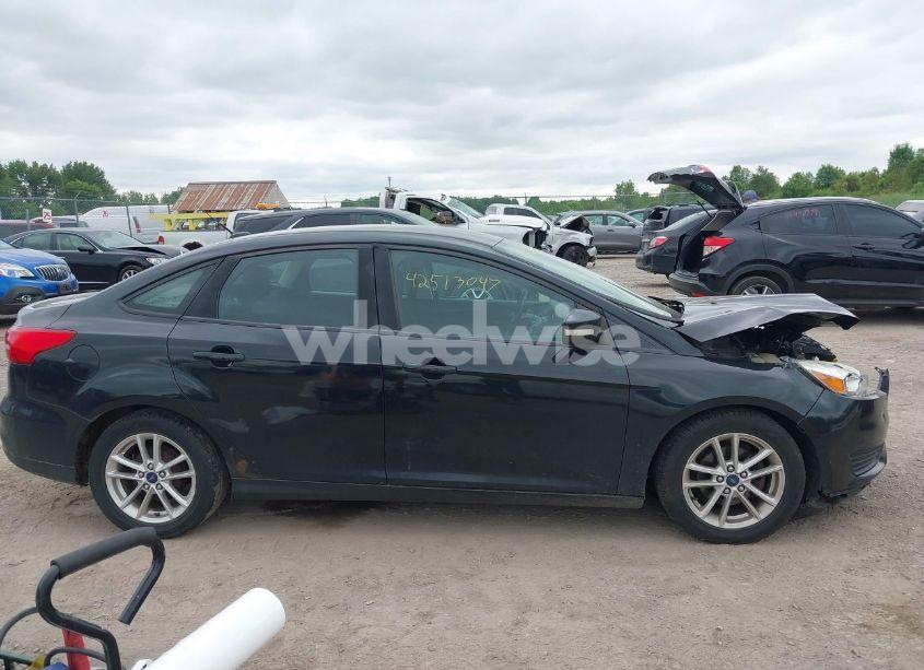 Photo 14 of 2015 Ford Focus SE (VIN 1FADP3F29FL338145)