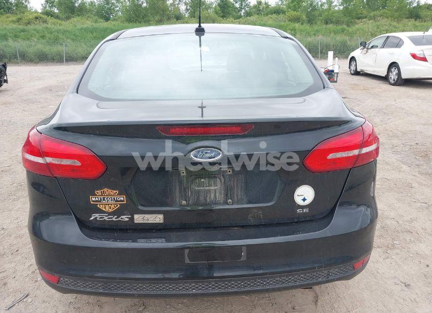 Photo 17 of 2015 Ford Focus SE (VIN 1FADP3F29FL338145)