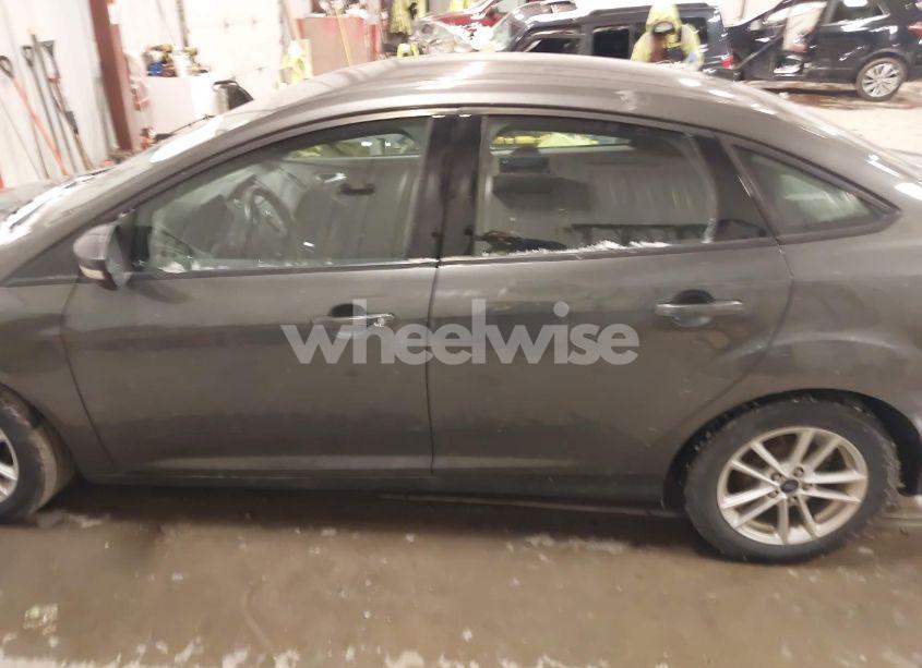 Photo 14 of 2015 Ford Focus SE (VIN 1FADP3F29FL340767)