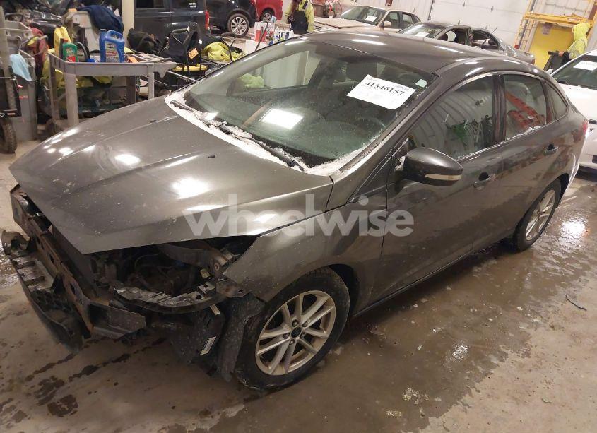 Photo 2 of 2015 Ford Focus SE (VIN 1FADP3F29FL340767)