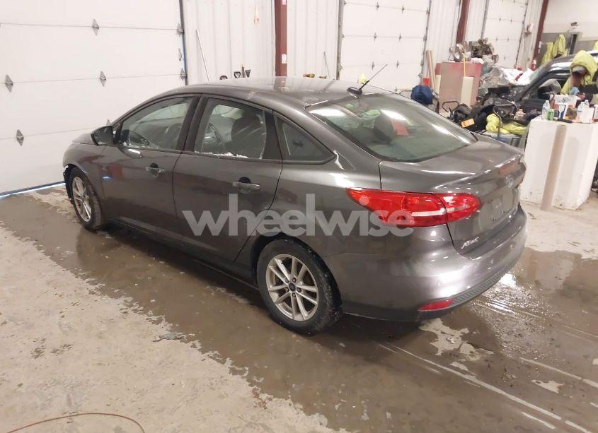 Photo 3 of 2015 Ford Focus SE (VIN 1FADP3F29FL340767)