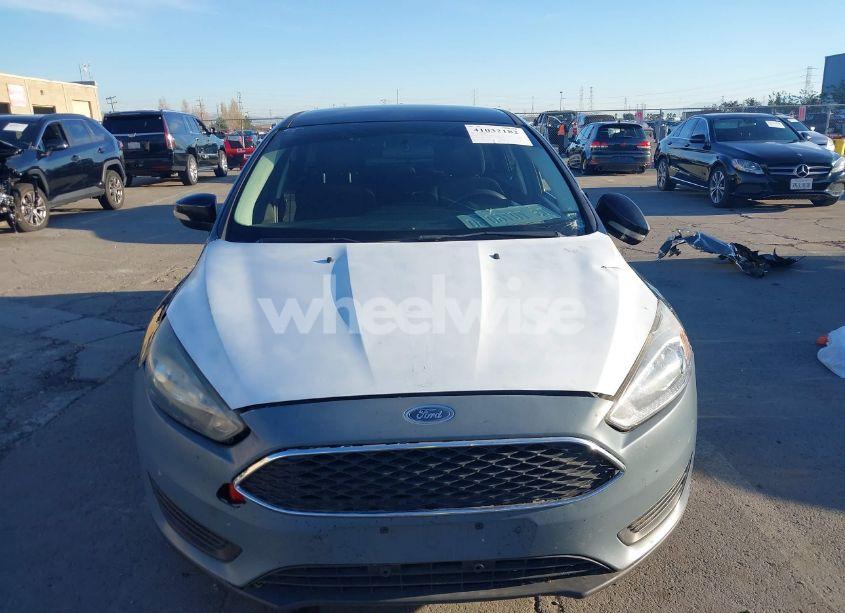 Photo 12 of 2015 Ford Focus SE (VIN 1FADP3F29FL350473)