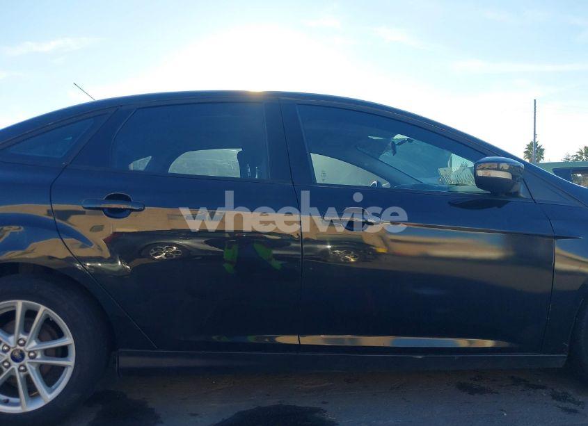 Photo 13 of 2015 Ford Focus SE (VIN 1FADP3F29FL350473)