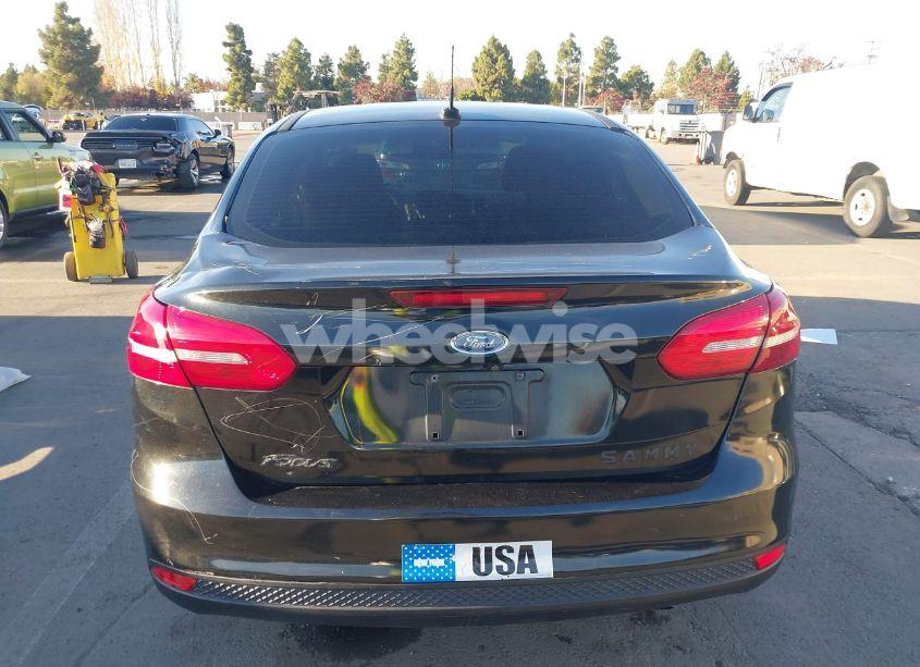 Photo 16 of 2015 Ford Focus SE (VIN 1FADP3F29FL350473)