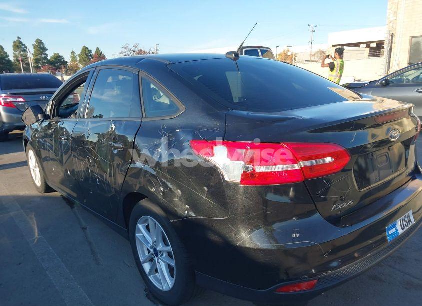 Photo 17 of 2015 Ford Focus SE (VIN 1FADP3F29FL350473)