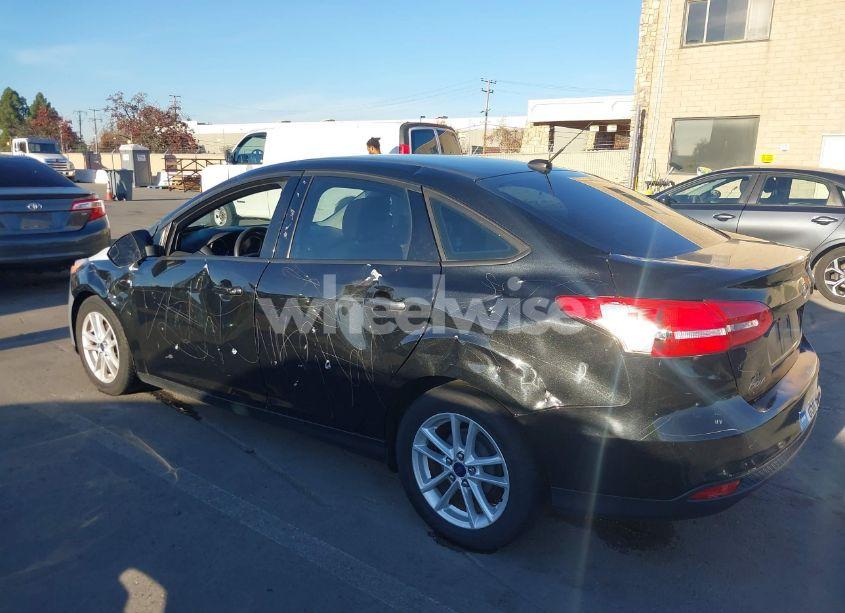 Photo 3 of 2015 Ford Focus SE (VIN 1FADP3F29FL350473)