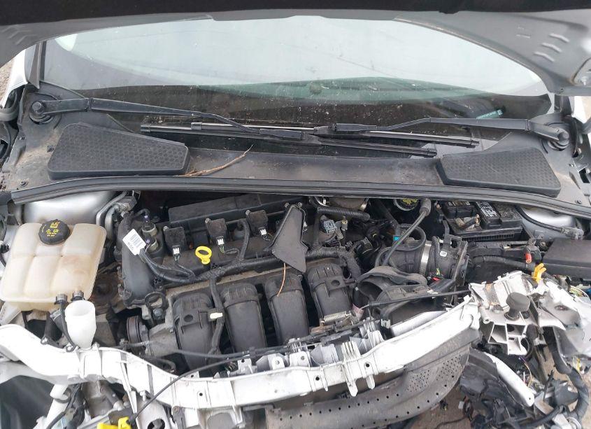 Photo 10 of 2015 Ford Focus SE (VIN 1FADP3F29FL367032)