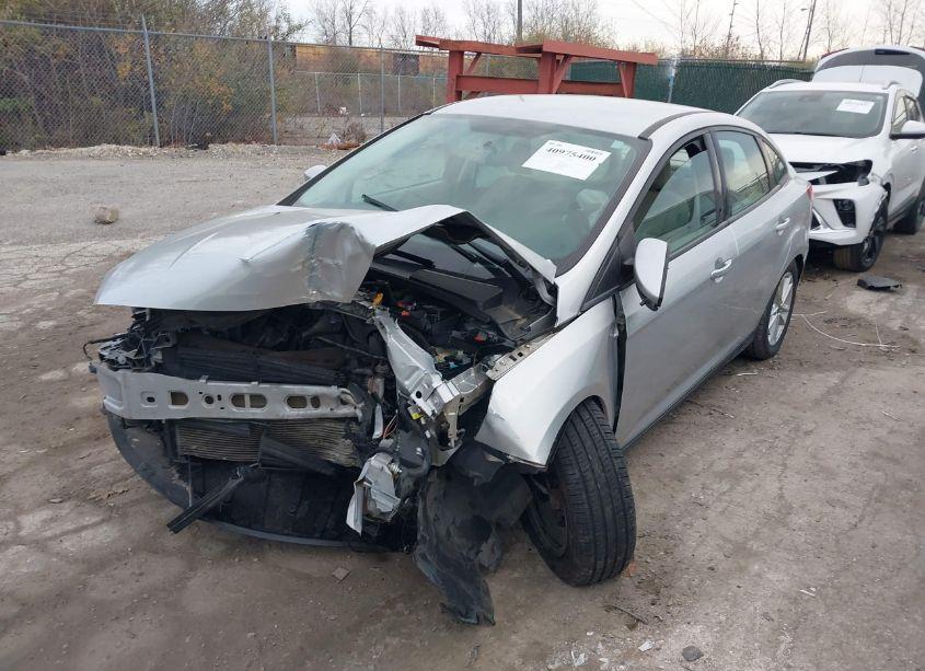 Photo 6 of 2015 Ford Focus SE (VIN 1FADP3F29FL367032)