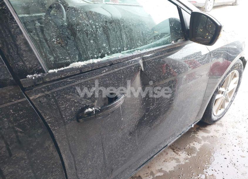 Photo 12 of 2015 Ford Focus SE (VIN 1FADP3F29FL374210)