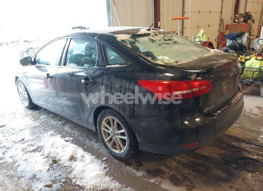Photo 3 of 2015 Ford Focus SE (VIN 1FADP3F29FL374210)