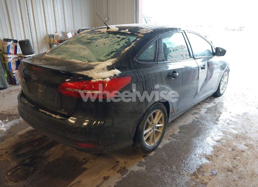 Photo 4 of 2015 Ford Focus SE (VIN 1FADP3F29FL374210)