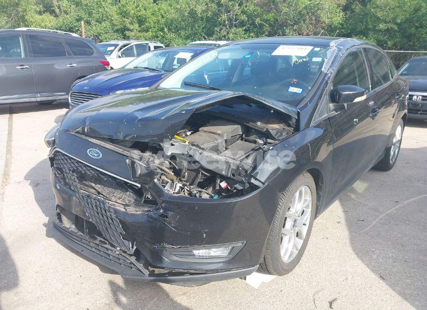 Photo 2 of 2015 Ford Focus SE (VIN 1FADP3F29FL384591)