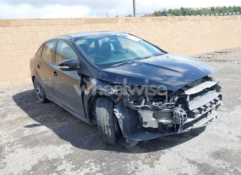 2016 Ford Focus SE (VIN 1FADP3F29GL209601) main photo