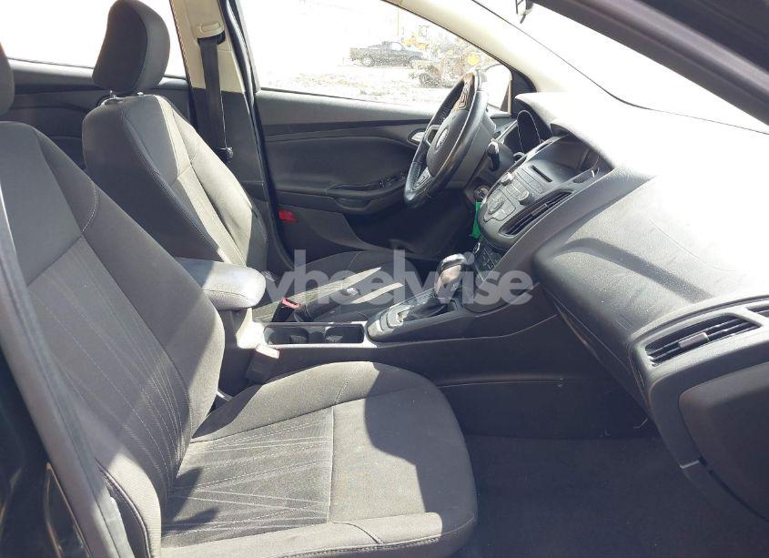 Photo 5 of 2016 Ford Focus SE (VIN 1FADP3F29GL209601)