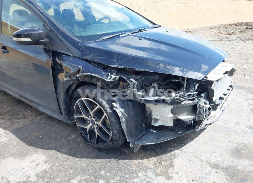 Photo 6 of 2016 Ford Focus SE (VIN 1FADP3F29GL209601)