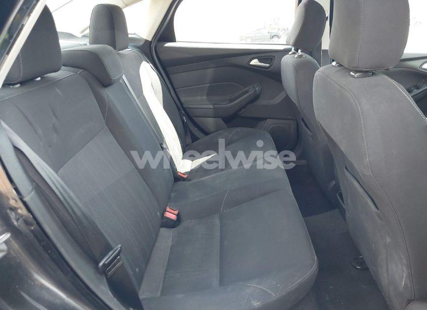 Photo 8 of 2016 Ford Focus SE (VIN 1FADP3F29GL209601)