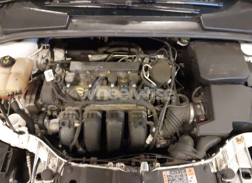 Photo 10 of 2016 Ford Focus SE (VIN 1FADP3F29GL227483)