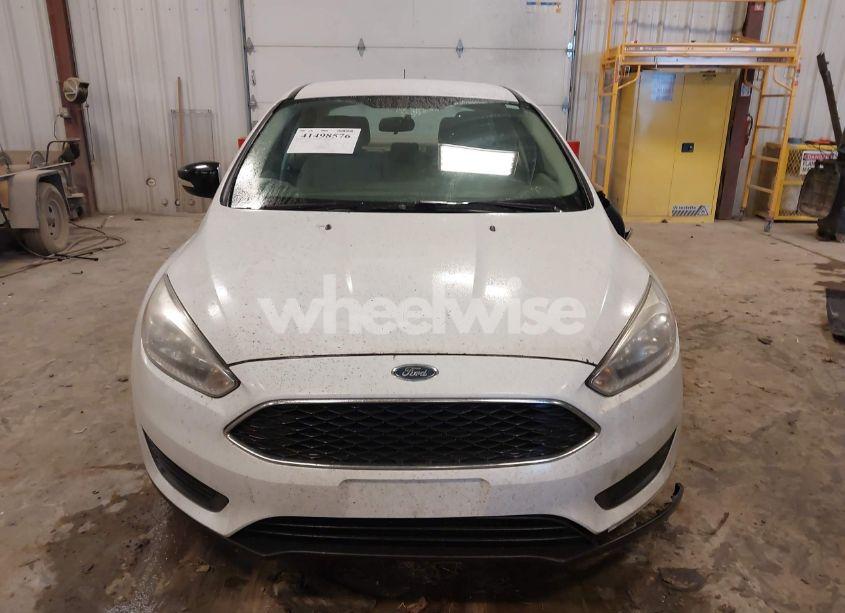 Photo 12 of 2016 Ford Focus SE (VIN 1FADP3F29GL227483)