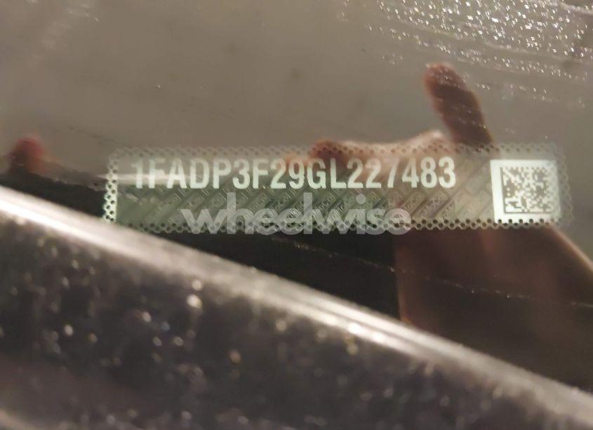 Photo 9 of 2016 Ford Focus SE (VIN 1FADP3F29GL227483)