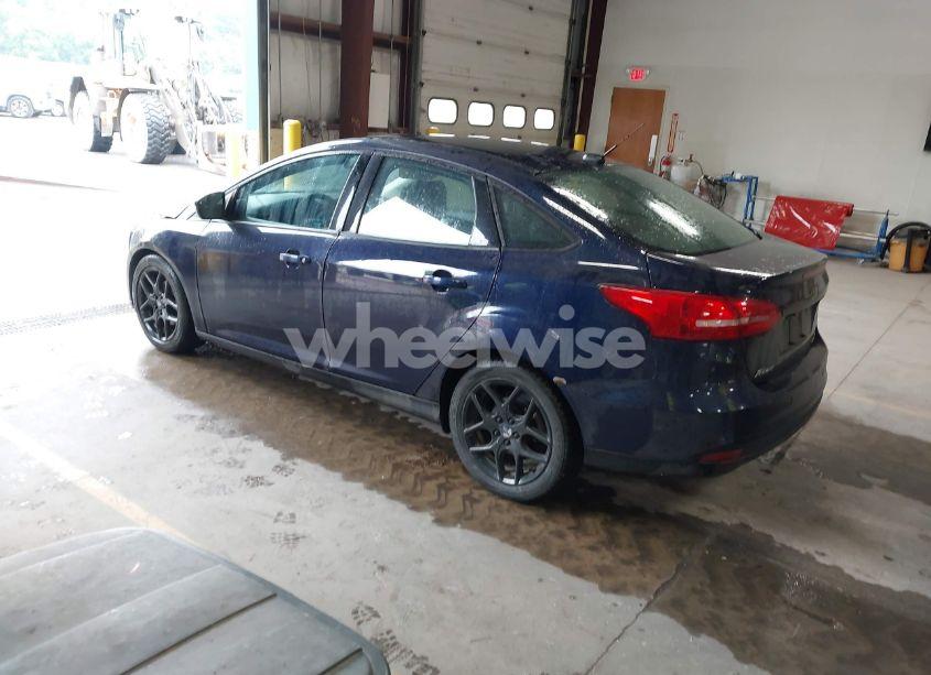 Photo 3 of 2016 Ford Focus SE (VIN 1FADP3F29GL242792)