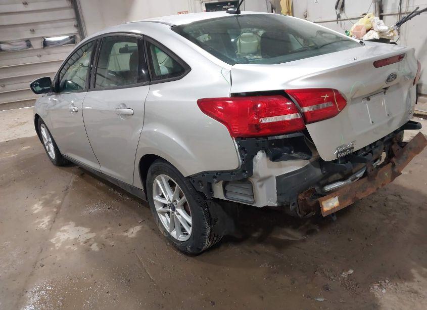 Photo 3 of 2016 Ford Focus SE (VIN 1FADP3F29GL247488)