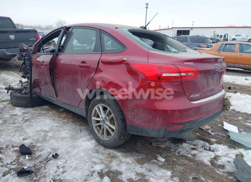 Photo 3 of 2016 Ford Focus SE (VIN 1FADP3F29GL252383)