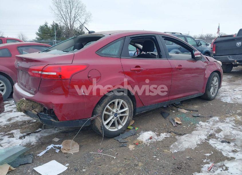 Photo 4 of 2016 Ford Focus SE (VIN 1FADP3F29GL252383)