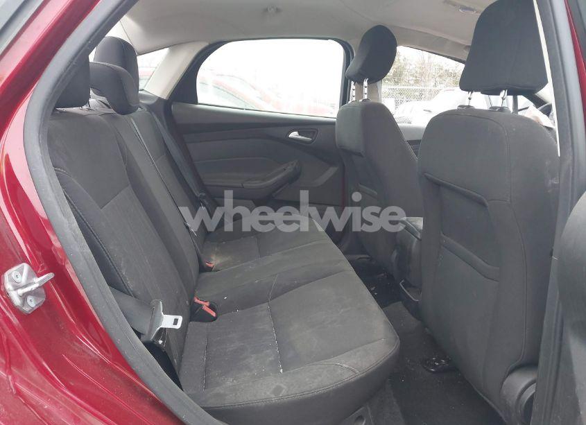 Photo 8 of 2016 Ford Focus SE (VIN 1FADP3F29GL252383)