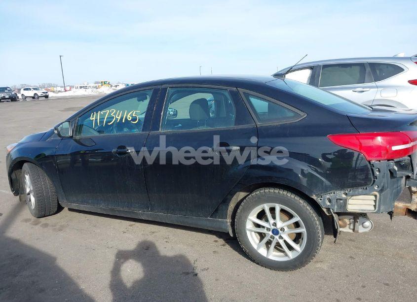 Photo 14 of 2016 Ford Focus SE (VIN 1FADP3F29GL255879)