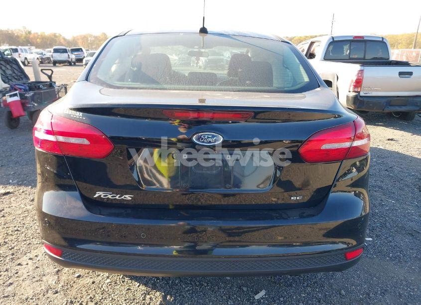 Photo 16 of 2016 Ford Focus SE (VIN 1FADP3F29GL260872)