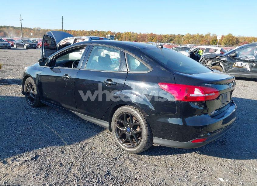 Photo 3 of 2016 Ford Focus SE (VIN 1FADP3F29GL260872)