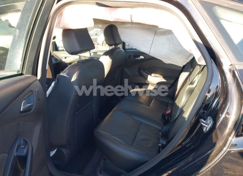 Photo 8 of 2016 Ford Focus SE (VIN 1FADP3F29GL260872)